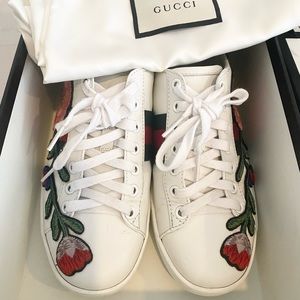 Gucci Floral Embroidered Ace Sneakers size 6.5